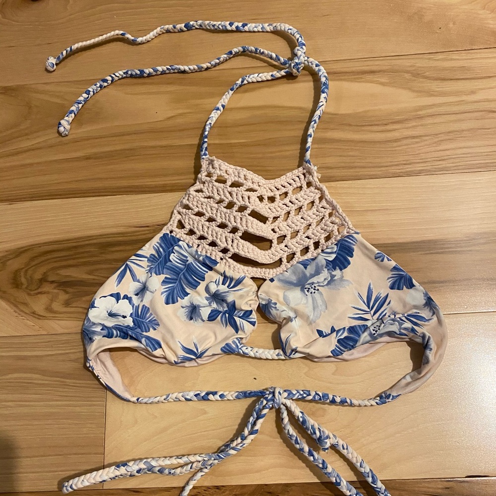 Frankies bikini top